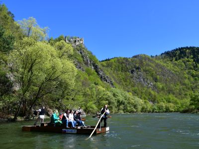 Spływ Przełomem Wagu, Zamek Strećno